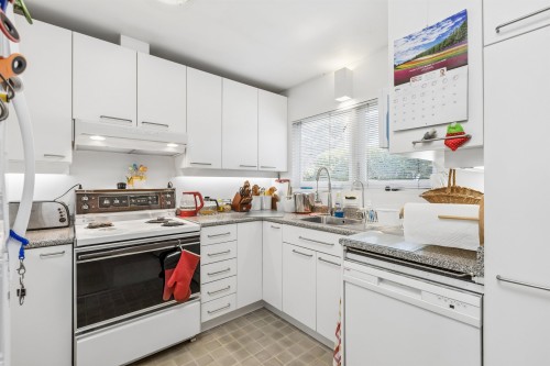 1222 Rosewood Crescent, North Vancouver, BC 