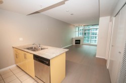 608-168 Esplanade Avenue North Vancouver, BC V7L 0B3