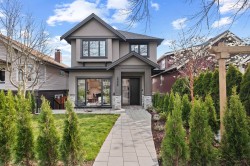 2238 5th Avenue E Vancouver, BC V5N 1M8