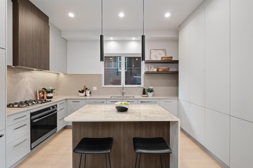 2238 5Th Avenue E, Vancouver, BC 
