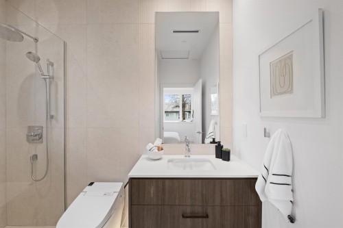 2238 5Th Avenue E, Vancouver, BC 