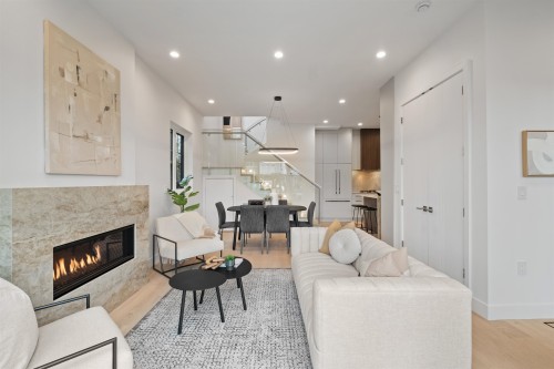 2238 5Th Avenue E, Vancouver, BC 