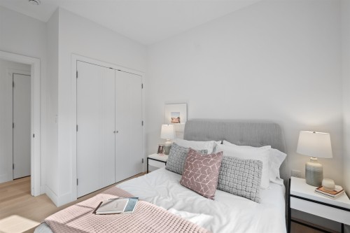 2238 5Th Avenue E, Vancouver, BC 