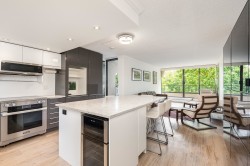 201-1995 Beach Avenue Vancouver, BC V6G 2Y3