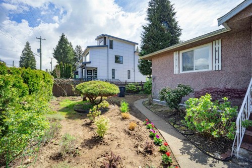 704 Smith Avenue, Coquitlam, BC 