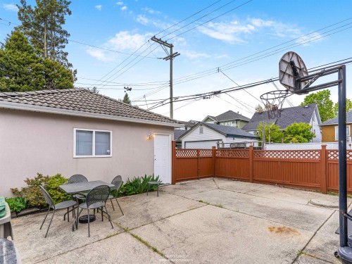 5323 Dumfries Street, Vancouver, BC 