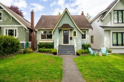 341 22nd Avenue W Vancouver, BC V5Y 2G3