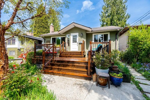 4360 Cliffmont Road  North Vancouver, BC V7G 1J5