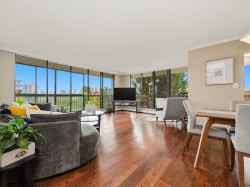 704-114 Keith Road WNorth Vancouver, BC V7M 3C9
