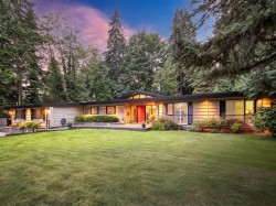 837 Wildwood Place  West Vancouver, BC V7S 1P2