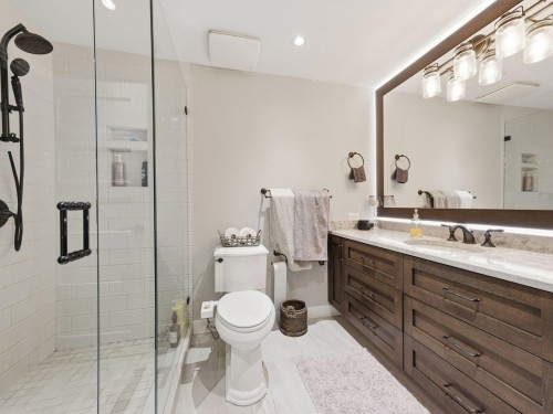 837 Wildwood Place, West Vancouver, BC 