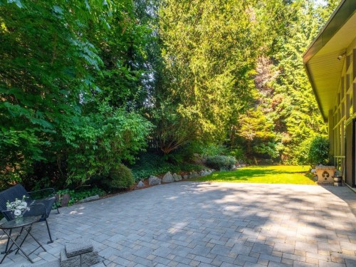 837 Wildwood Place, West Vancouver, BC 