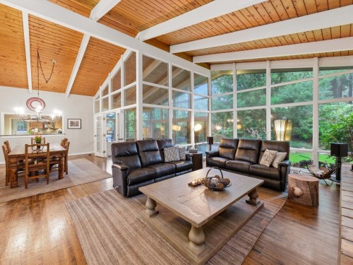 837 Wildwood Place, West Vancouver, BC 
