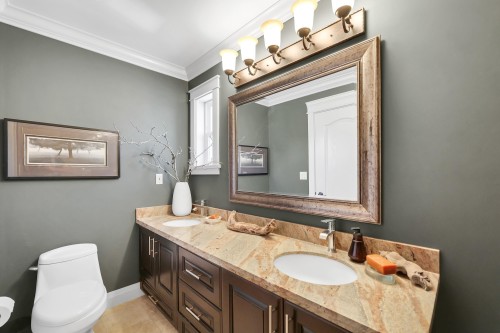 1012 Jay Crescent, Squamish, BC 