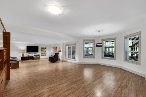 1012 Jay Crescent, Squamish, BC 