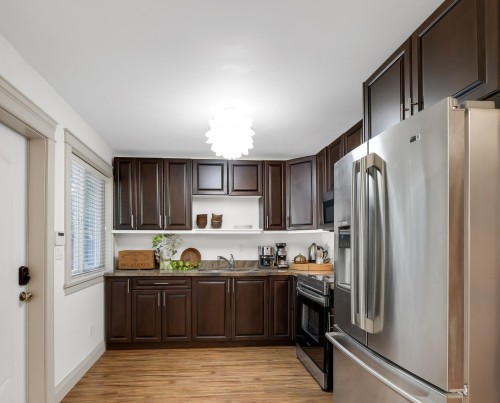 1012 Jay Crescent, Squamish, BC 