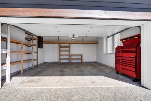 1012 Jay Crescent, Squamish, BC 