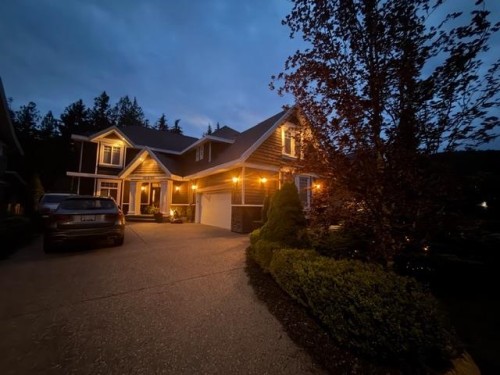 1012 Jay Crescent, Squamish, BC 