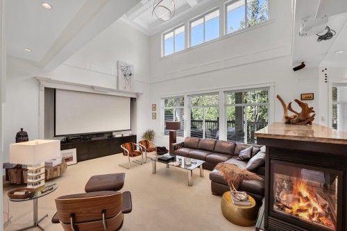 1012 Jay Crescent, Squamish, BC 