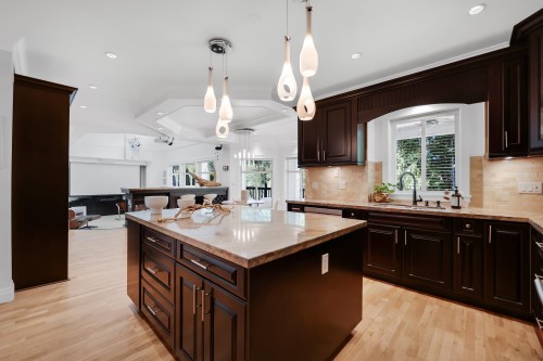 1012 Jay Crescent, Squamish, BC 