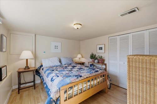 706 24Th Avenue W, Vancouver, BC 