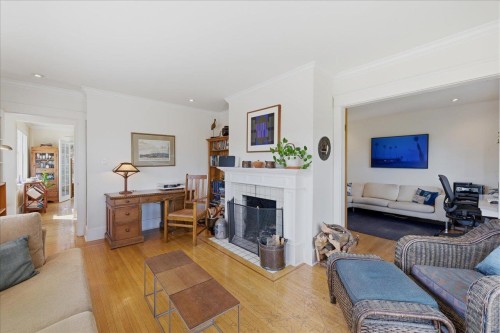 706 24Th Avenue W, Vancouver, BC 