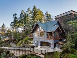 401 Skyline Drive Gibsons, BC V0N 1V8