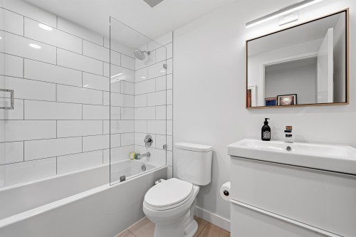 1314 7Th Avenue W, Vancouver, BC 