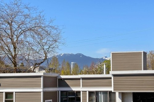 679 18Th Avenue W, Vancouver, BC 