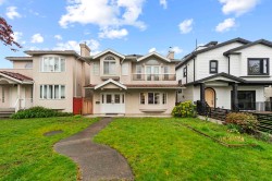2779 Graveley Street Vancouver, BC V5K 3J7