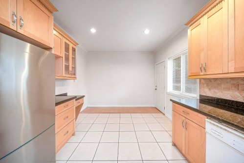 7431 14Th Avenue, Burnaby, BC 