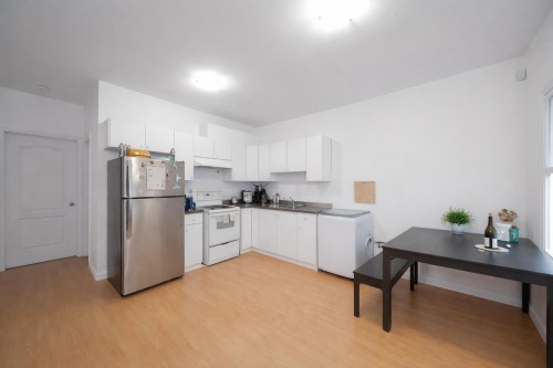 7431 14Th Avenue, Burnaby, BC 