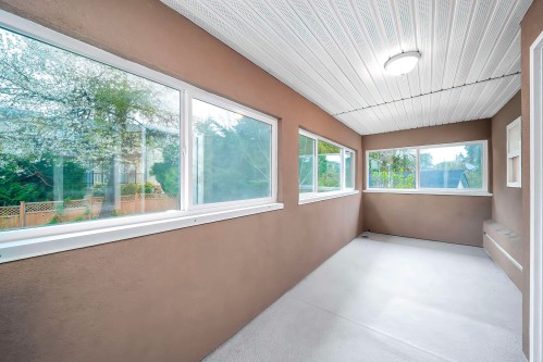 7431 14Th Avenue, Burnaby, BC 