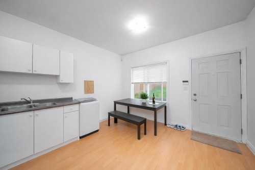 7431 14Th Avenue, Burnaby, BC 
