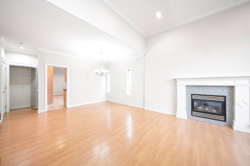 7431 14Th Avenue, Burnaby, BC 