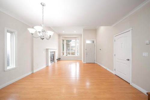 7431 14Th Avenue, Burnaby, BC 