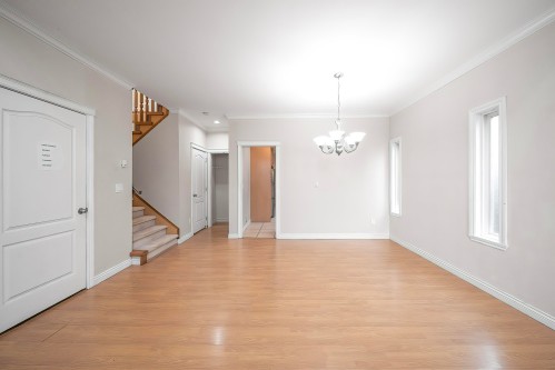 7431 14Th Avenue, Burnaby, BC 