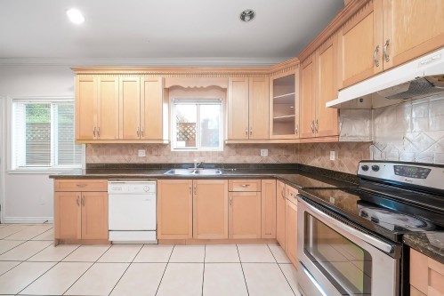 7431 14Th Avenue, Burnaby, BC 