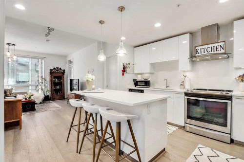 320-723 3rd Street W North Vancouver, BC V7M 0E4