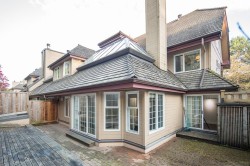 27-3980 Canada Way Burnaby, BC V5G 1G7