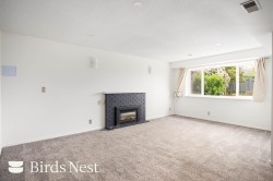Lower-414 Kings Road WNorth Vancouver, BC V7N 2M3