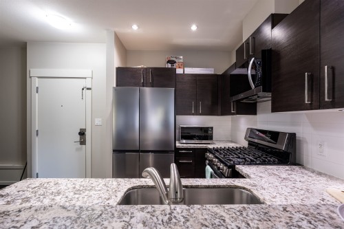 206-6611 Eckersley Road, Richmond, BC 