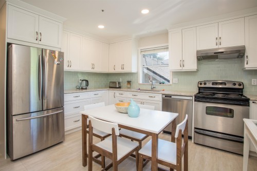 2945 12Th Avenue W, Vancouver, BC 
