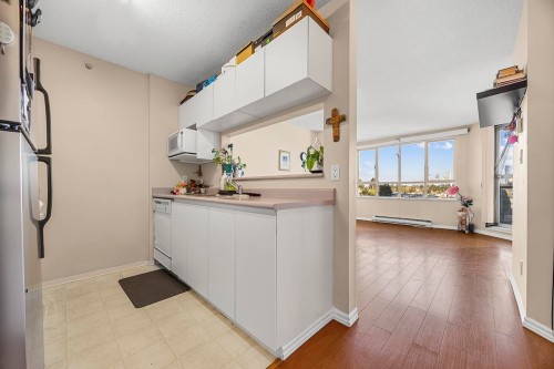 910-3489 Ascot Place, Vancouver, BC 