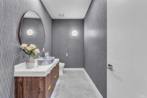 1407 Bramwell Road, West Vancouver, BC 