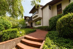 2296 32nd Avenue W Vancouver, BC V6L 2B2