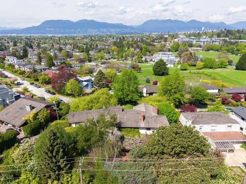 2296 32Nd Avenue W, Vancouver, BC 