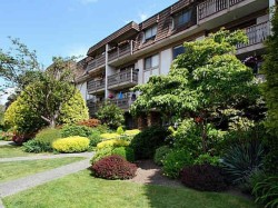 212-236 2nd Street WNorth Vancouver, BC V7M 1C6
