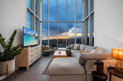 2406-1500 Fern Street North Vancouver, BC V7J 0E6