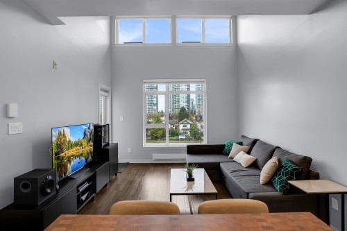 PH5-5248 Grimmer Street  Burnaby, BC V5H 0E1